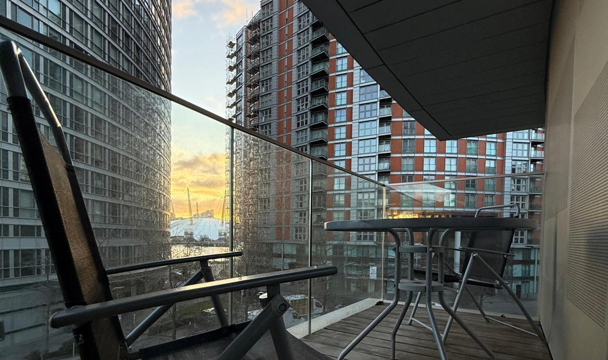 Apartament Luxury Modern 2 Bed Flat With Balcony And View - Canary Wharf Center